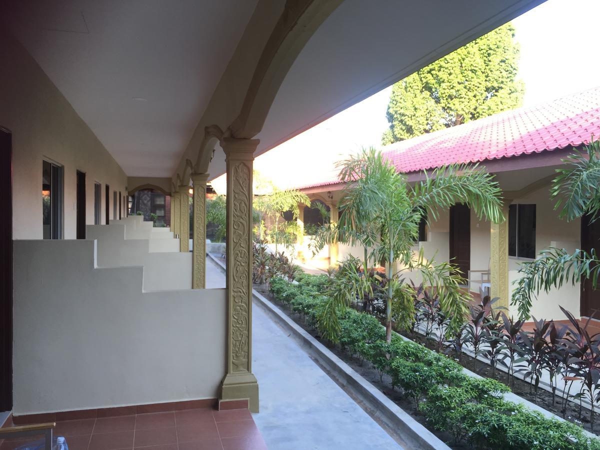 Dhania Cenang Beach Motel Pantai Cenang  Eksteriør bilde